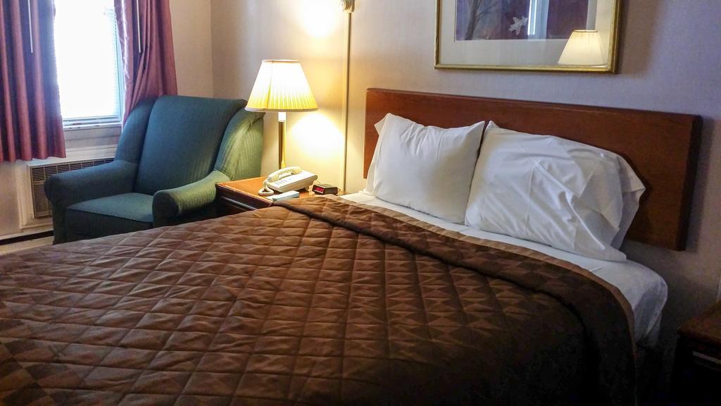 All Seasons Motel Ludlow Room photo